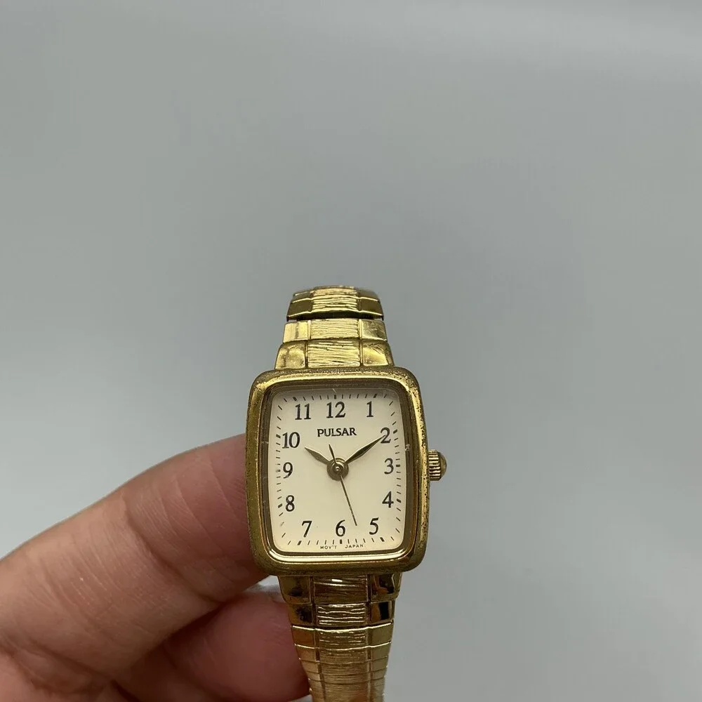 Vintage Pulsar Womens Watch 17mm Cream Dial Gold Tone V811-X055 New Battery